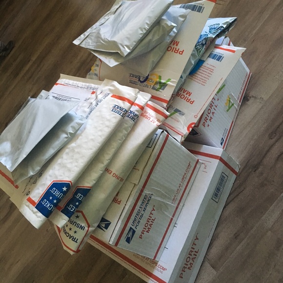 ❤️Ash is LIVE! LIKE this listing to be notified 🤗Come join me! 💌 - Picture 5 of 7